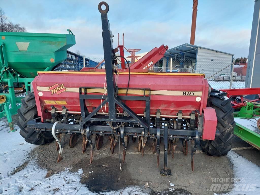 Juko OptiSeed H 250 Farm Drills