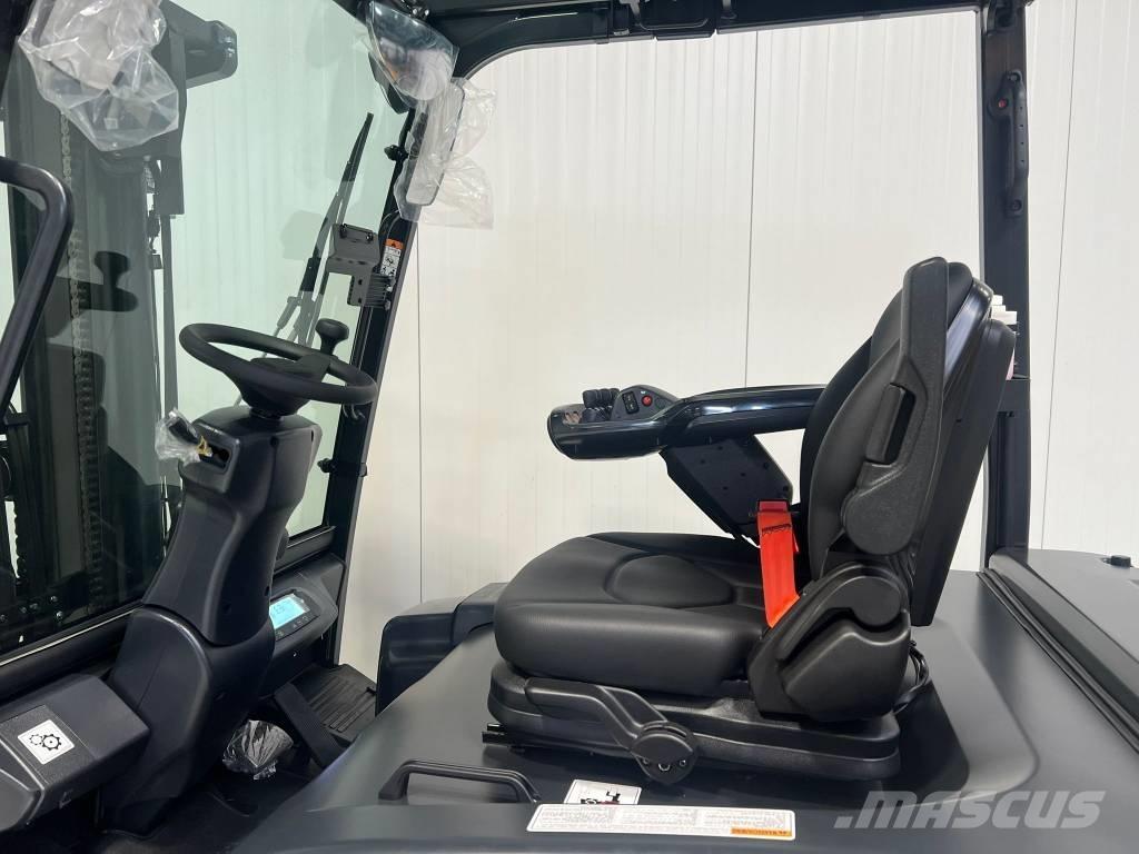 Bobcat B25X-7 PLUS Electric Forklifts