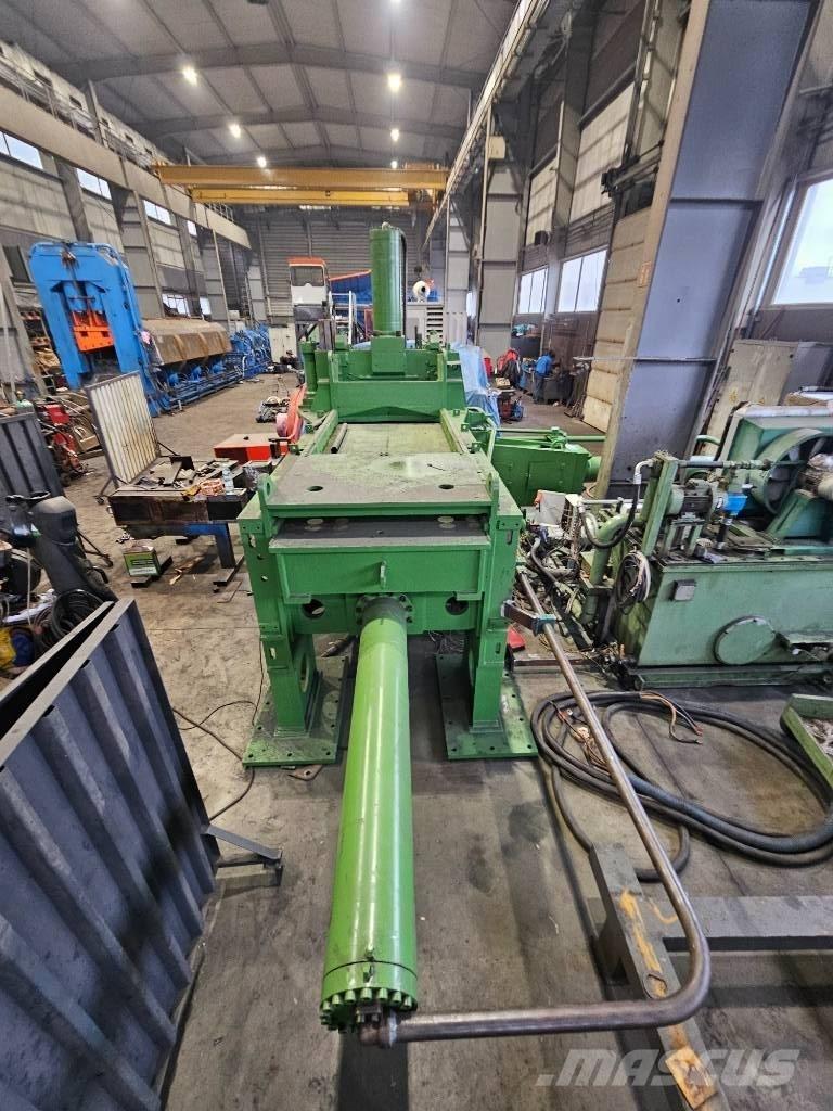  Henschel 30 x 30 Bale