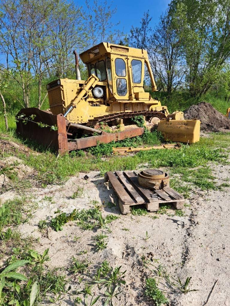 Komatsu D85A Crawler dozers