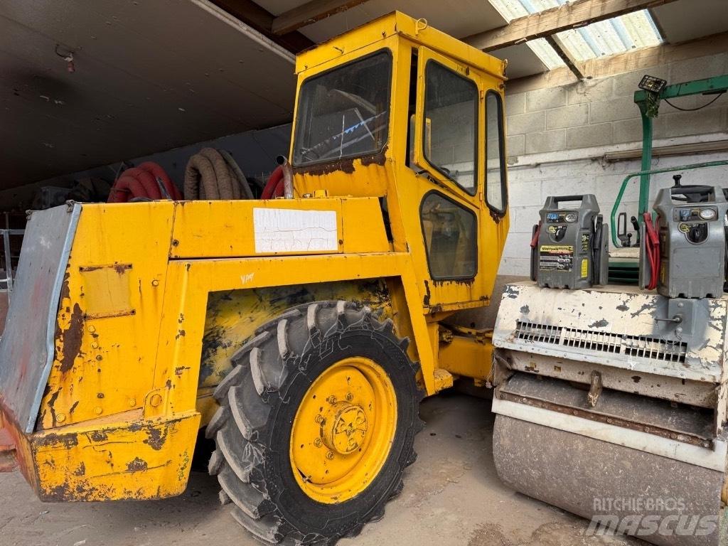 Bomag BV 142 Twin drum rollers