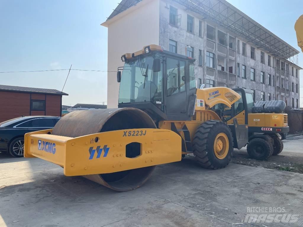 XCMG XS 223 J Single drum rollers