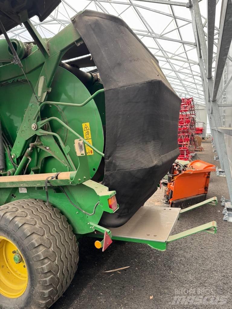John Deere 960 Round Balers