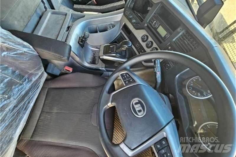 UD TRUCKS QUON Other Trucks