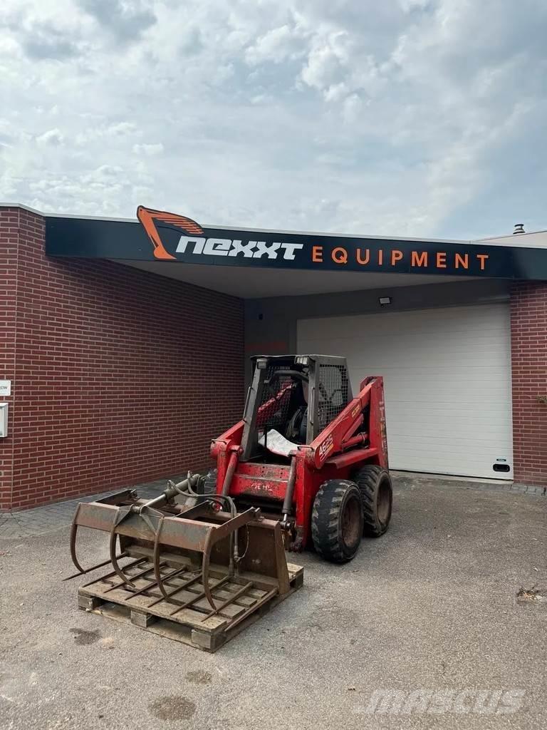Gehl SL 4625 Skid Steer Loaders