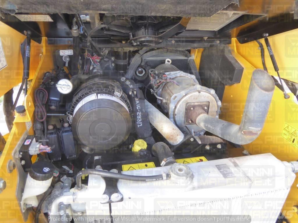 Gehl V330 Skid Steer Loaders