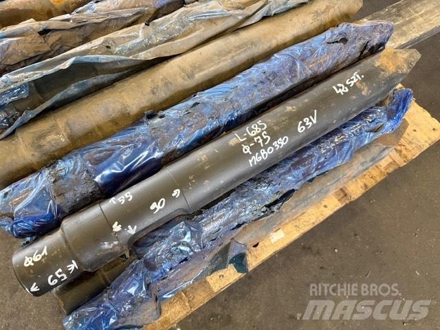 JCB HM380 GROT Hammers / Breakers