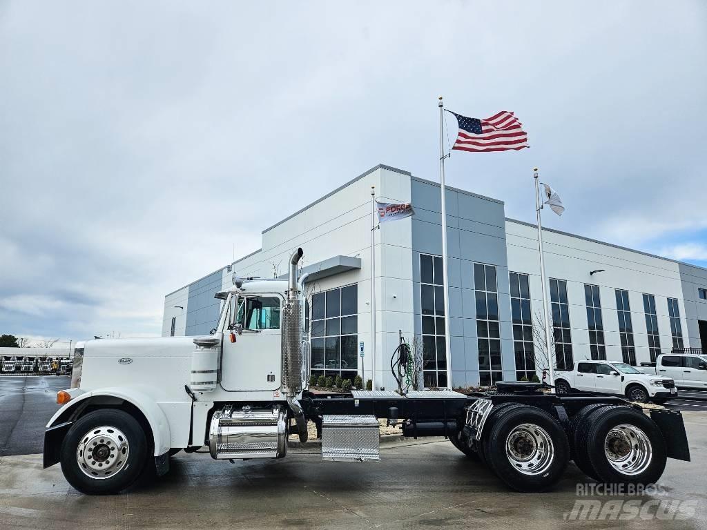 Peterbilt 379 Conventional Trucks / Tractor Trucks