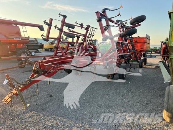 Case IH 4300 Cultivators