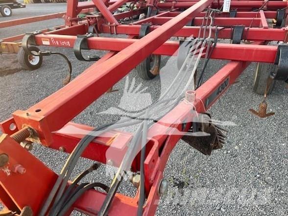Case IH 4300 Cultivators