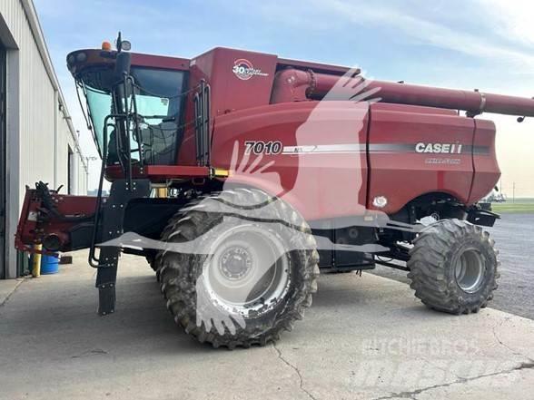 Case IH 7010 Combine Harvesters