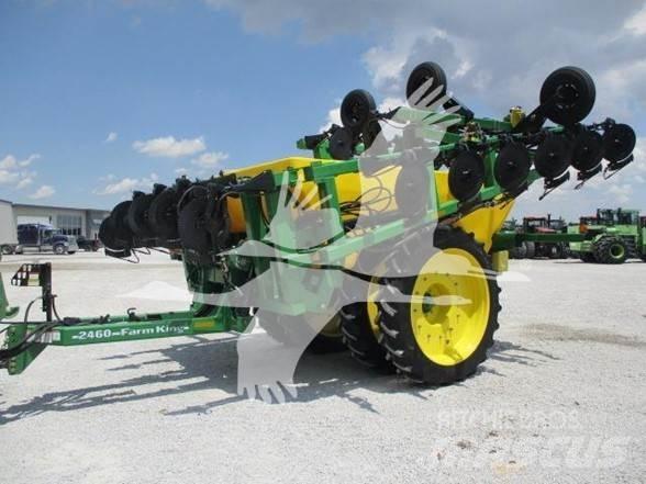 Farm King 2460 Mineral spreaders