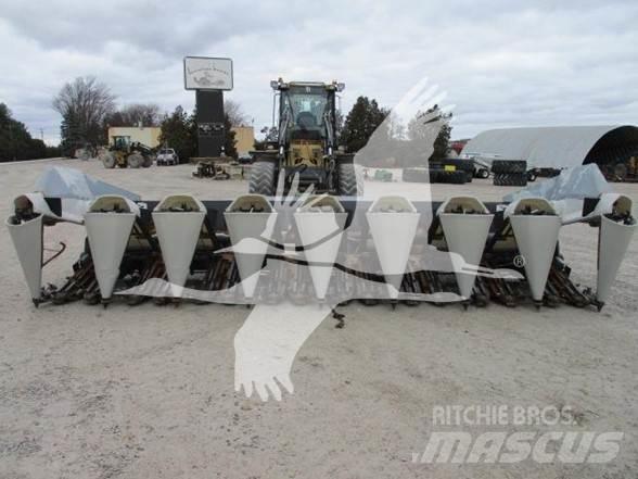 Gleaner 3000 Harvester Headers
