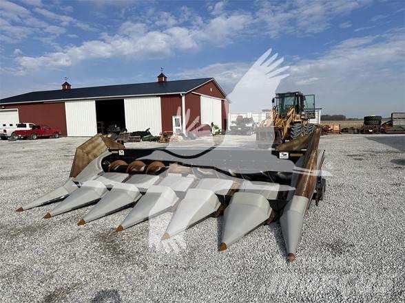 Gleaner R636 Harvester Headers