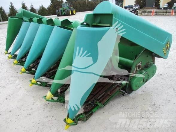John Deere 693 Harvester Headers
