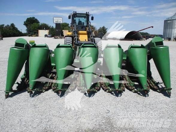 John Deere 693 Harvester Headers