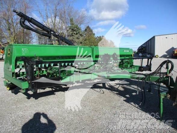 John Deere 750 Farm Drills