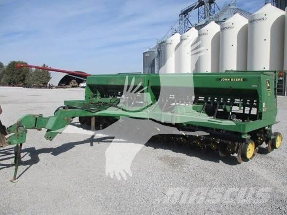 John Deere 750 Farm Drills