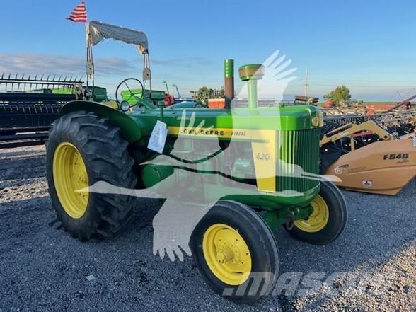 John Deere 820 Tractors