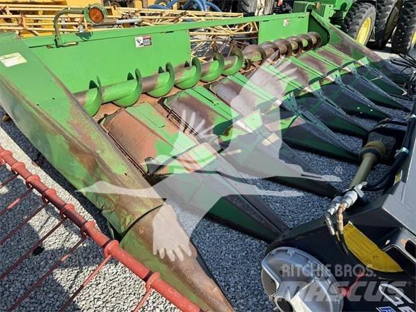 John Deere 843 Harvester Headers