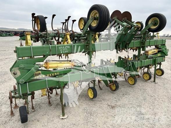 John Deere 85 Cultivators