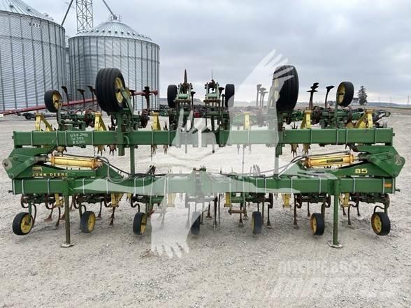 John Deere 85 Cultivators