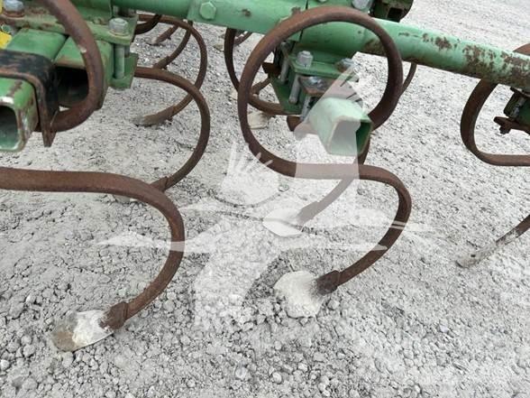 John Deere 85 Cultivators