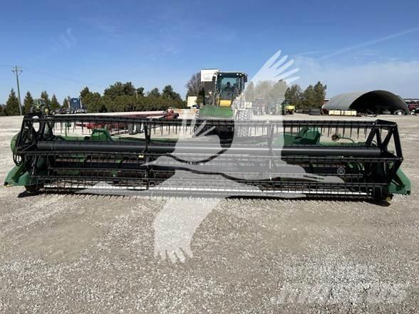 John Deere 920 Harvester Headers