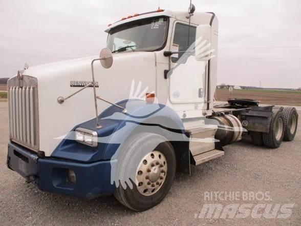 Kenworth T800 Conventional Trucks / Tractor Trucks