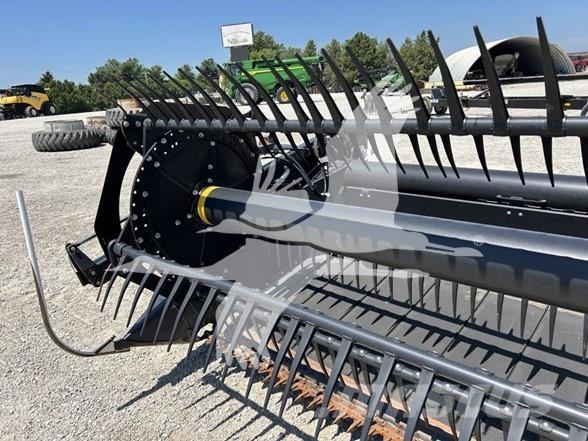 MAC DON FD130 Harvester Headers