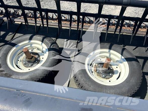 MAC DON FD70 Harvester Headers