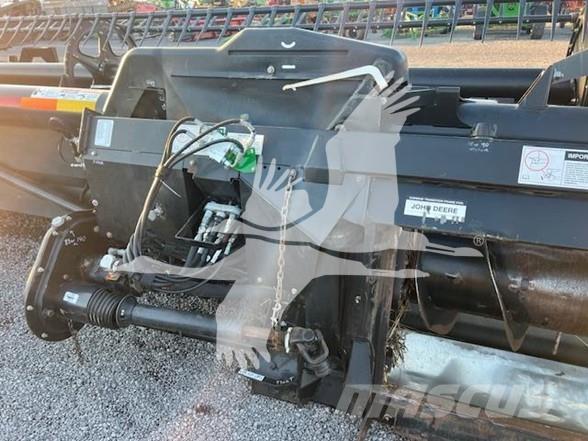 MAC DON FD70 Harvester Headers