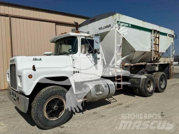 Mack R686ST Other