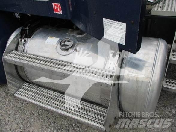 Peterbilt 386 Conventional Trucks / Tractor Trucks