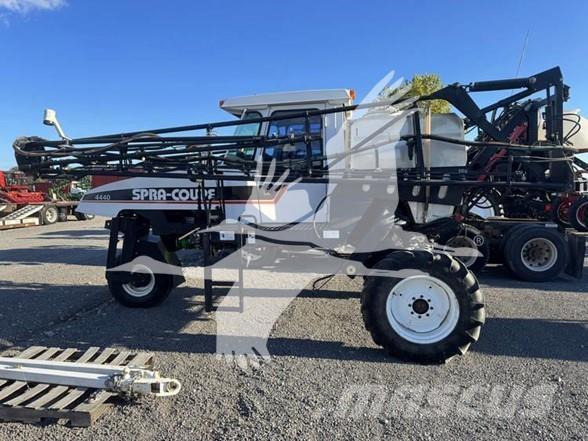 SpraCoupe 4440 Self-propelled sprayers
