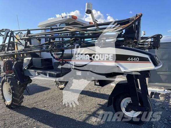SpraCoupe 4440 Self-propelled sprayers