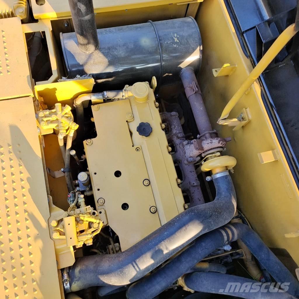 CAT 320 D2 Crawler Excavators