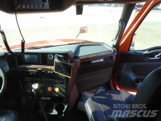 International LT 625 Conventional Trucks / Tractor Trucks