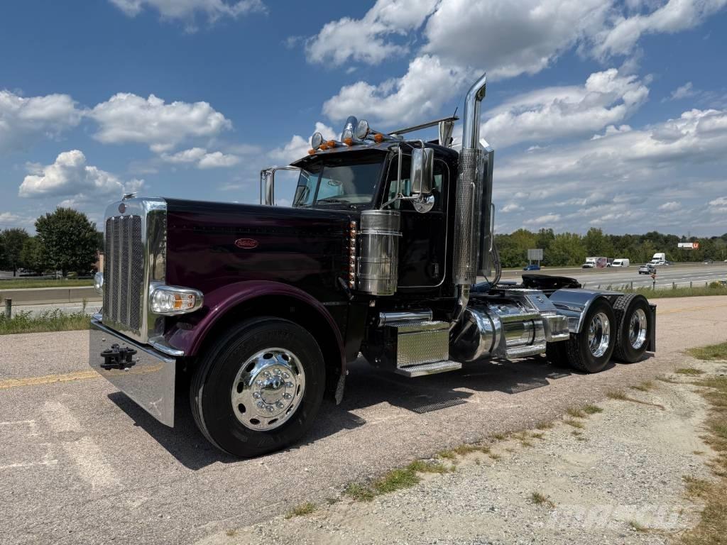 Peterbilt 389 Conventional Trucks / Tractor Trucks