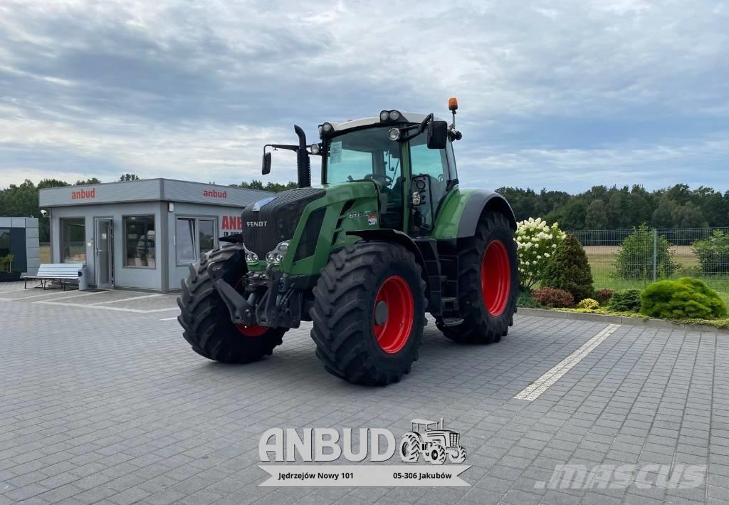Fendt 826 Vario Tractors