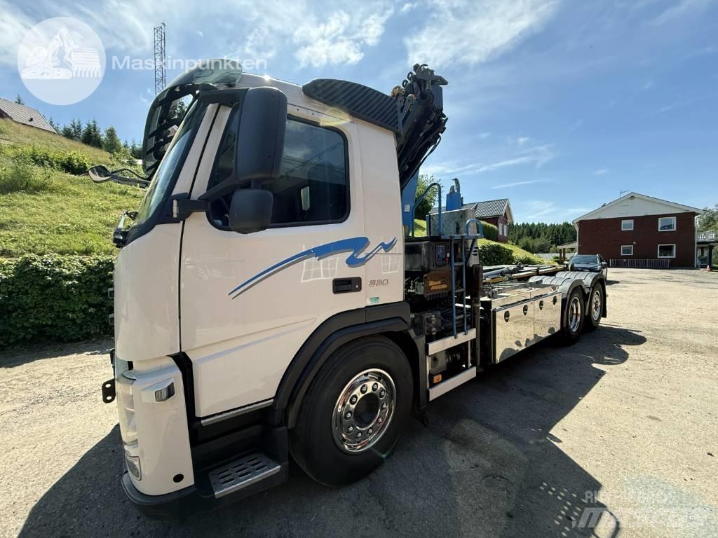 Volvo FM 330 Boom / Crane / Bucket Trucks