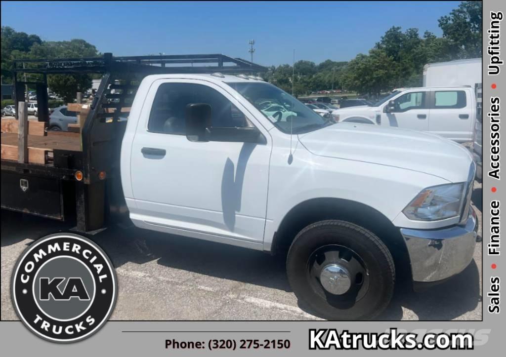 RAM 3500 TRADESMAN Flatbed Trucks