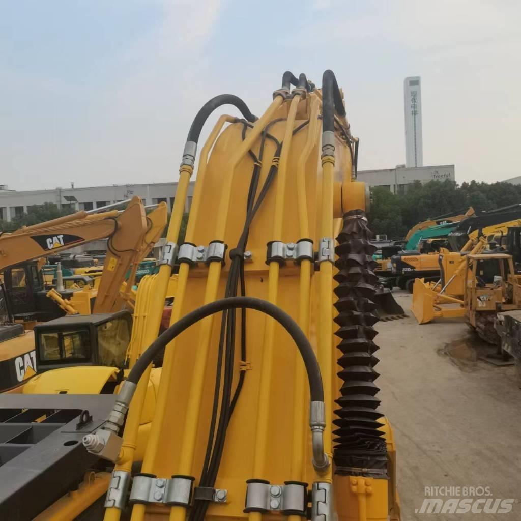 Komatsu PC 220-8 Crawler Excavators