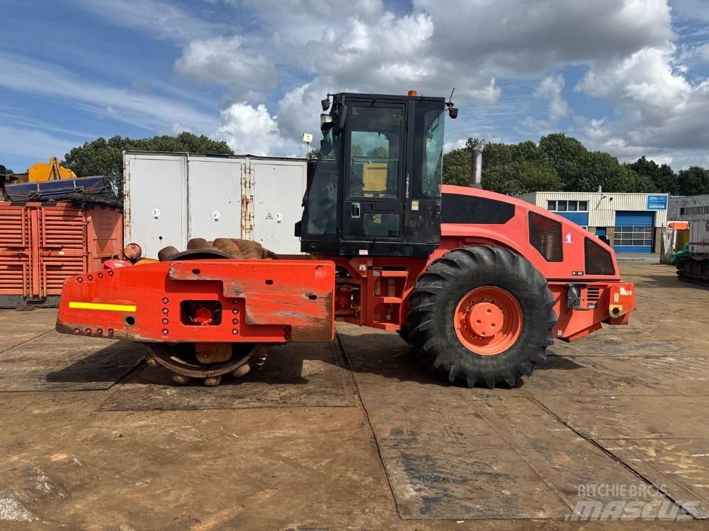 CAT CP 76 Single drum rollers