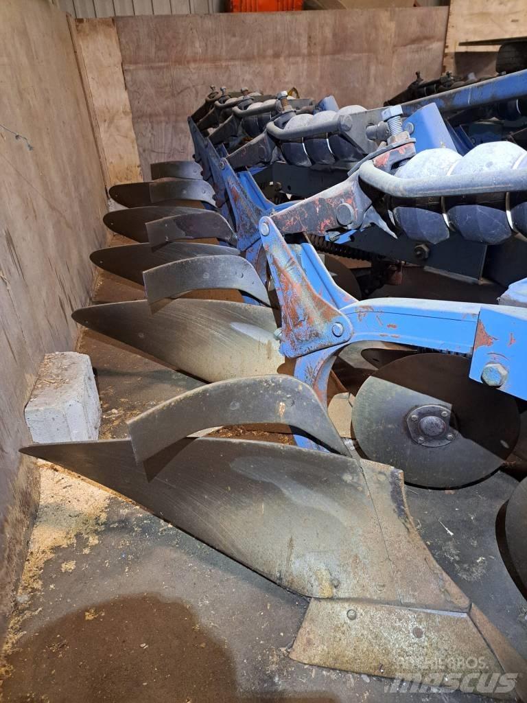 Överum C 487 Plows