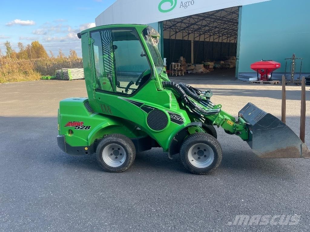 Avant 528 Multi purpose loaders