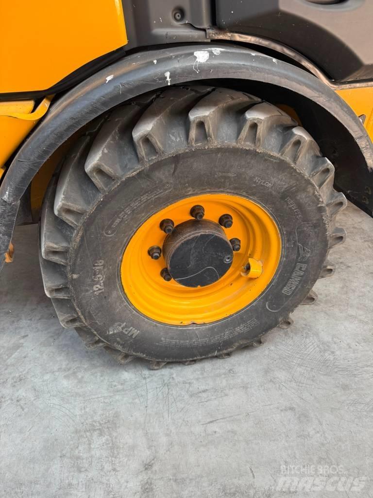 JCB 406 Wheel Loaders