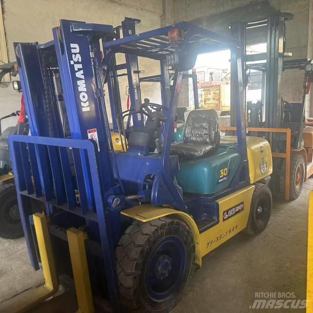 Komatsu F30T Diesel Forklifts
