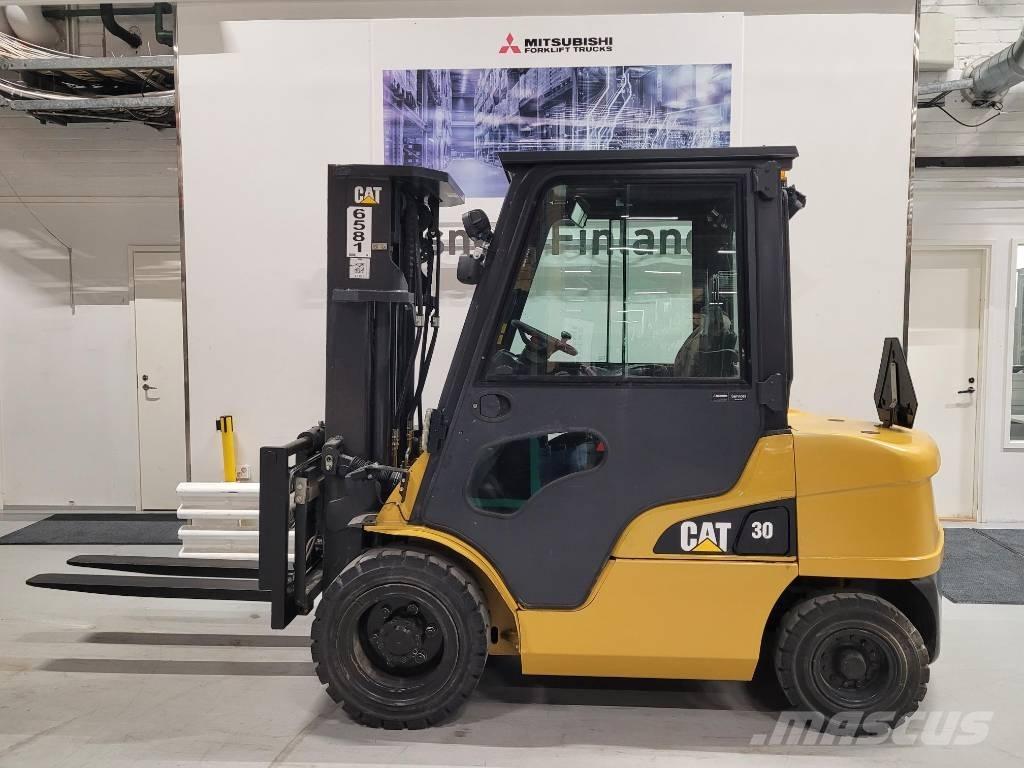 CAT DP 30 N Diesel Forklifts
