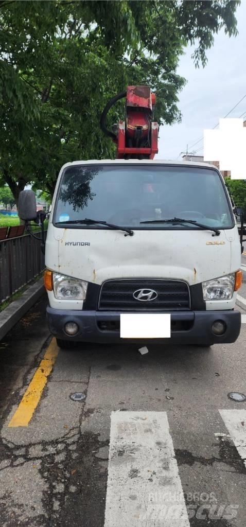Horyong SKY280 Truck Mounted Aerial Platforms